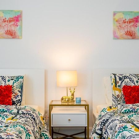 Cute Cozy House Close To Major Sporting Events And Restaurants ヒューストン エクステリア 写真