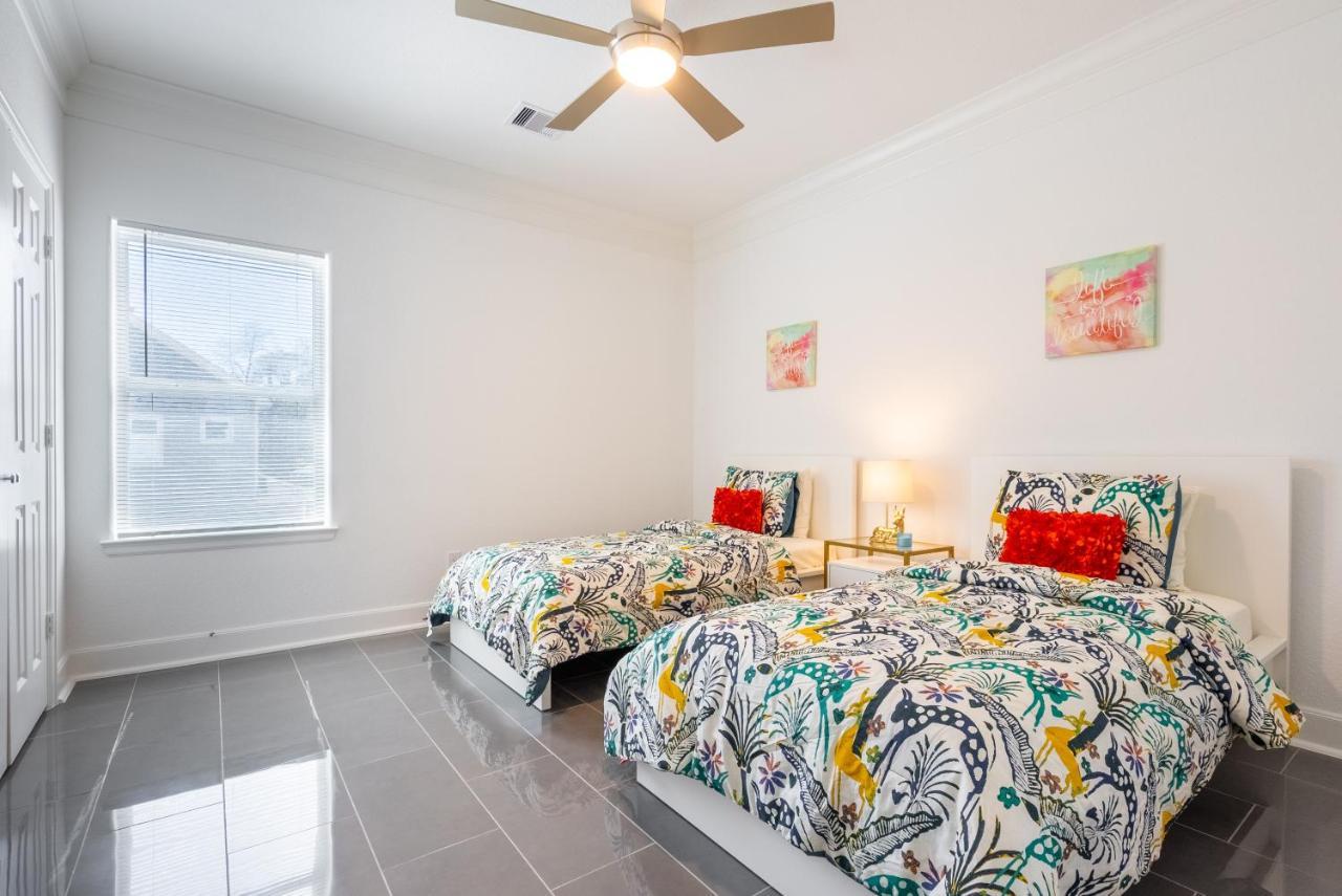 Cute Cozy House Close To Major Sporting Events And Restaurants ヒューストン エクステリア 写真
