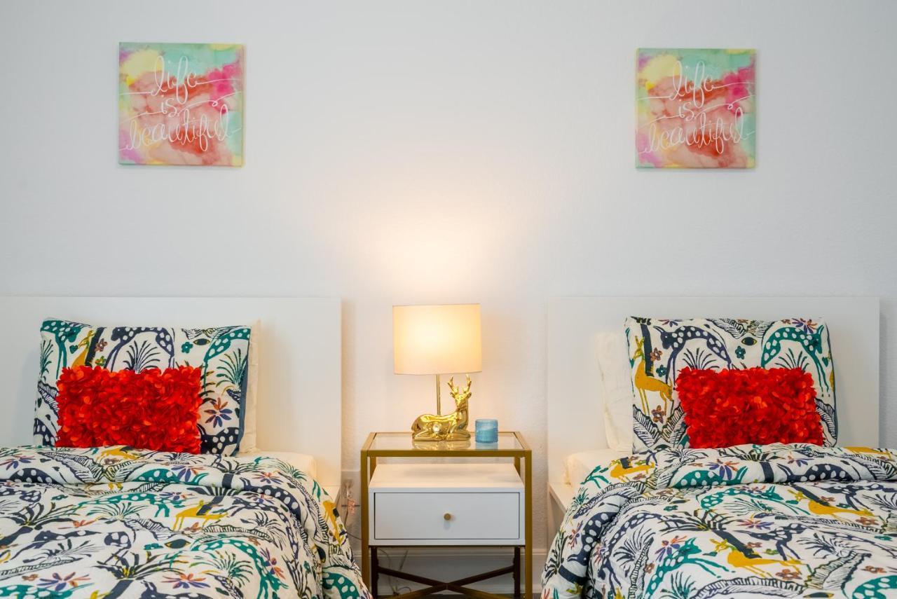 Cute Cozy House Close To Major Sporting Events And Restaurants ヒューストン エクステリア 写真
